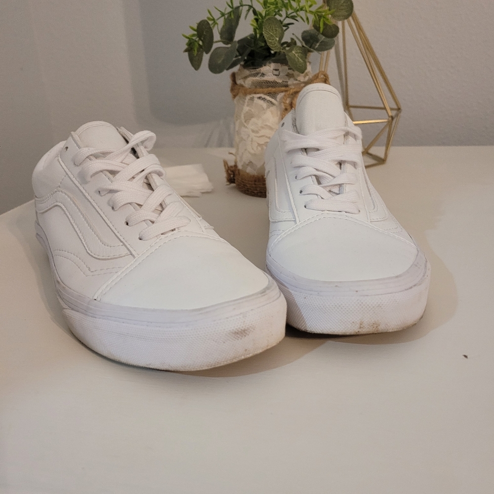 White vans - Picture 4 of 7